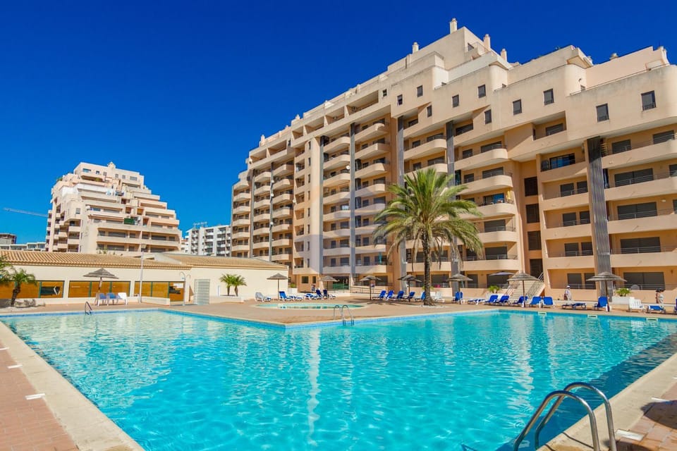 Paradise Beach Apartments with Pool SE Apartment in Portimao