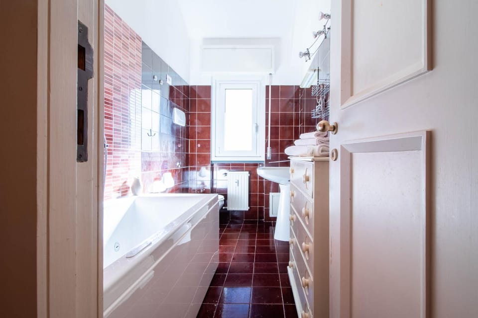 Bathroom, Bath