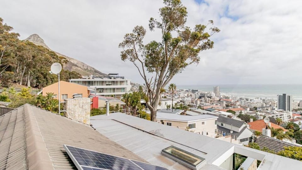 Upper Deane House - Number 37 House in Sea Point