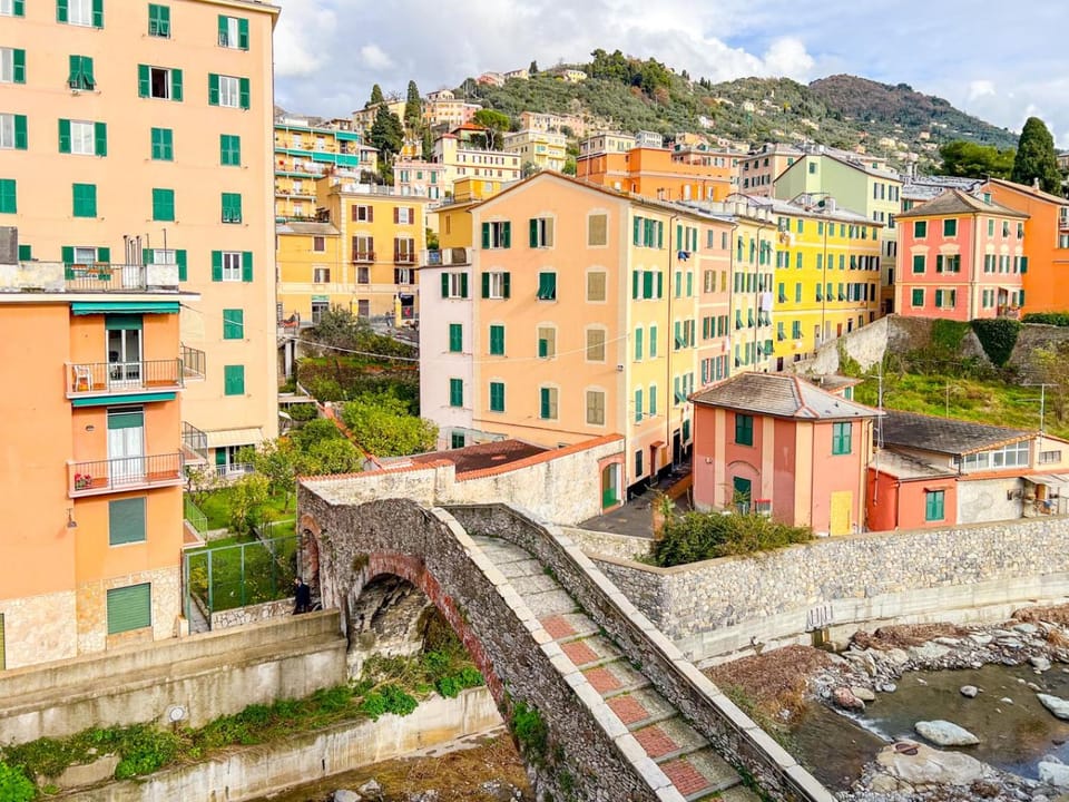 Day, Natural landscape, Balcony/Terrace, City view, Mountain view, Street view, Location