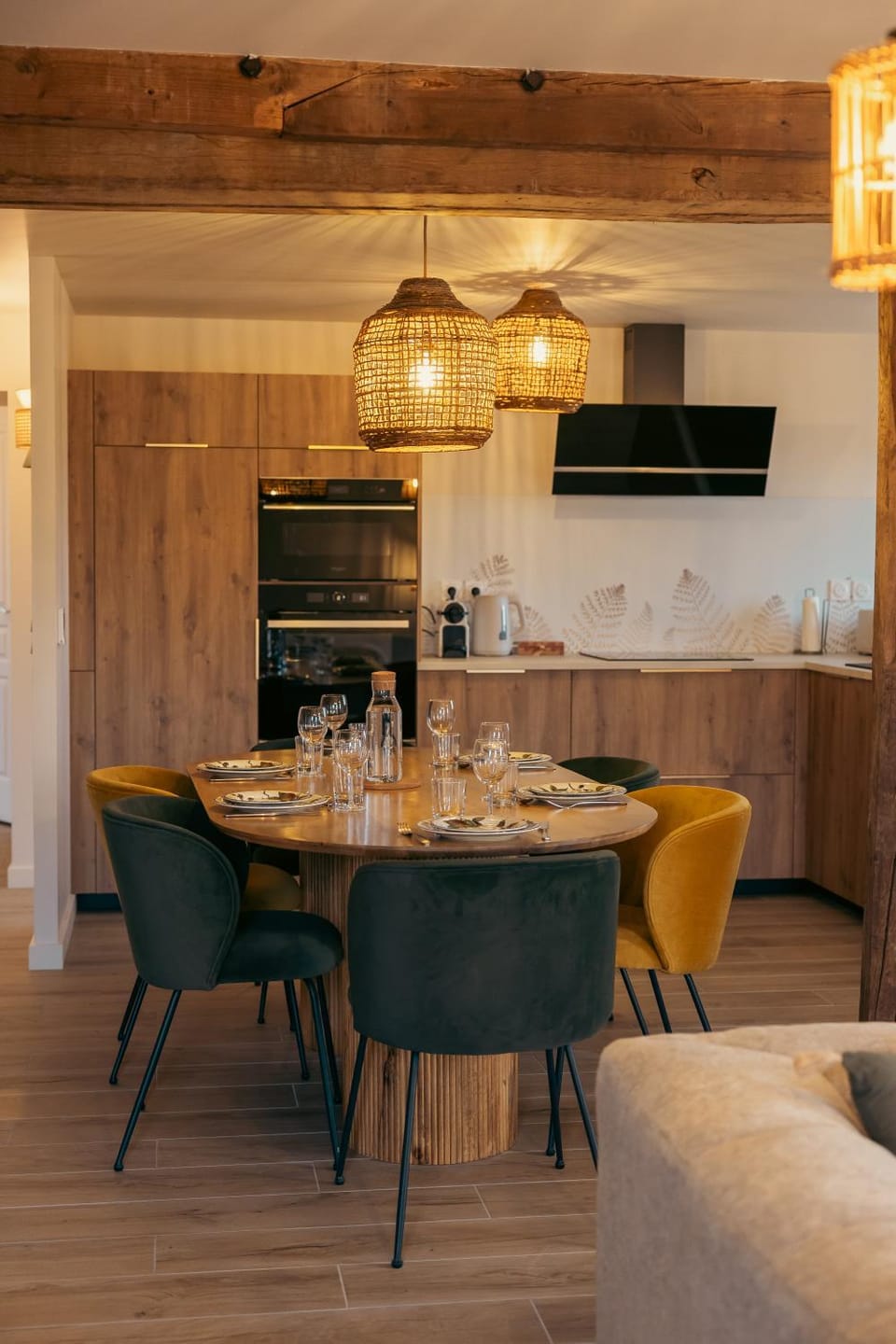 Kitchen or kitchenette, Dining area