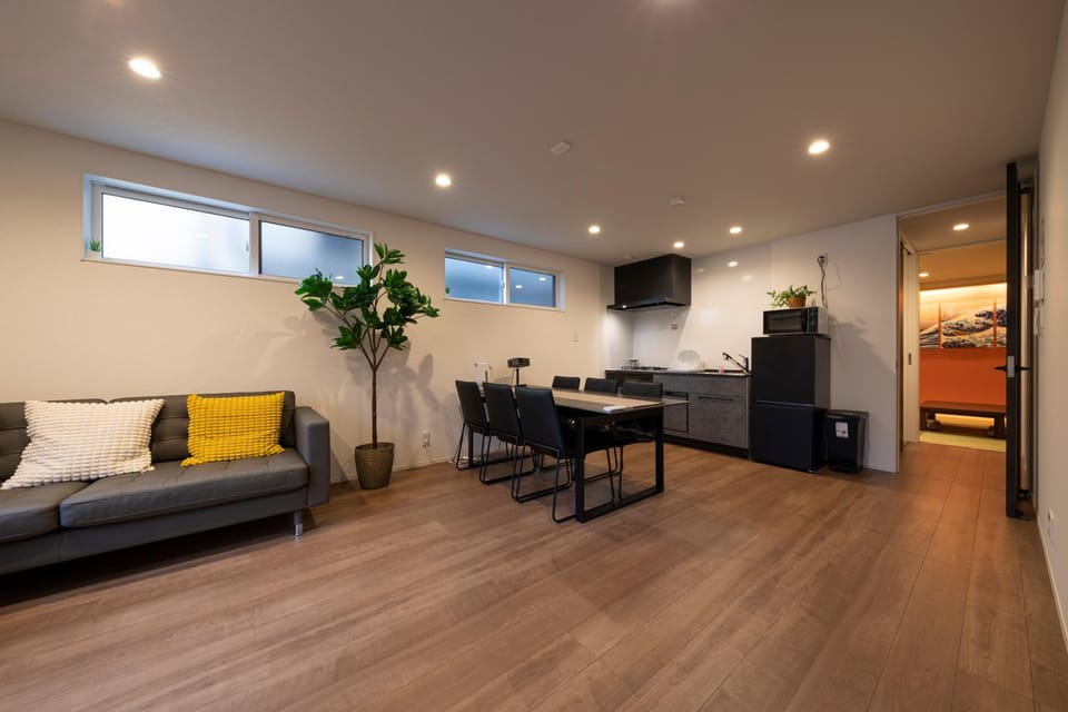 Kitchen or kitchenette, Living room, Seating area