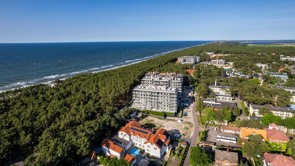 Property building, Day, Bird's eye view