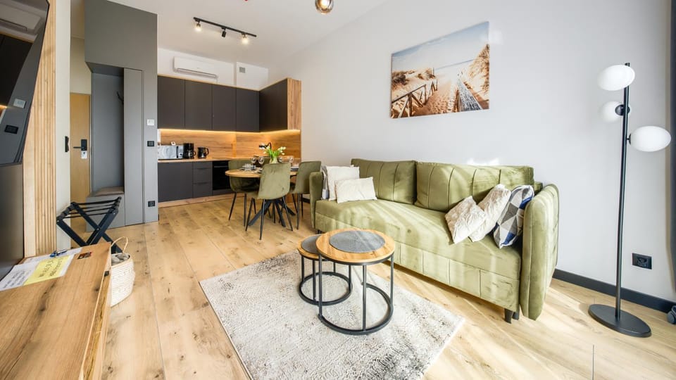 Kitchen or kitchenette, Living room