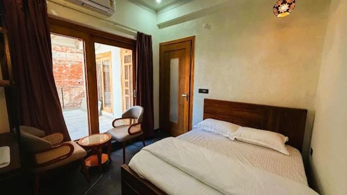 Yes Hotel By The Ganges Rishikesh Hotel in Rishikesh