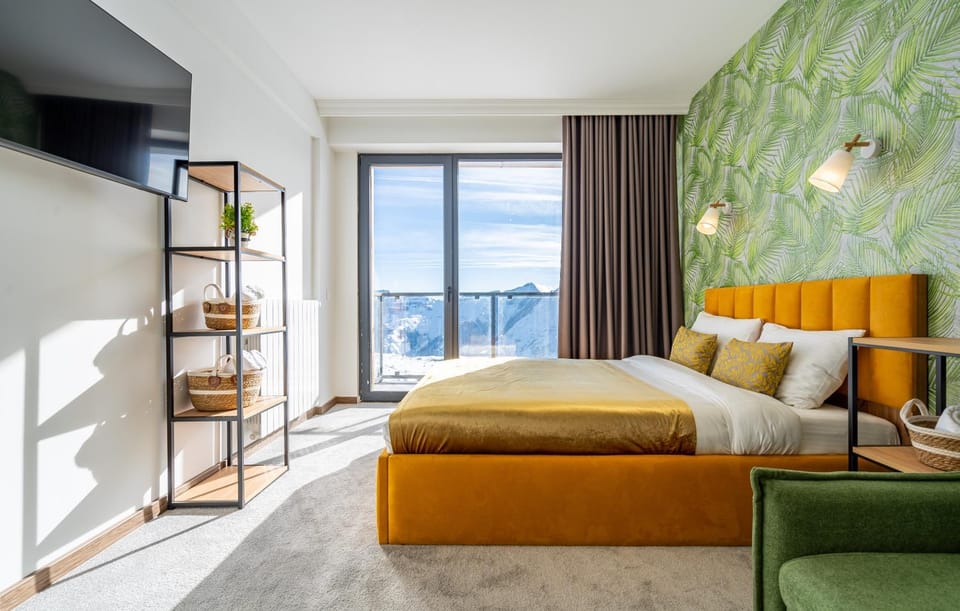 Bed, Mountain view