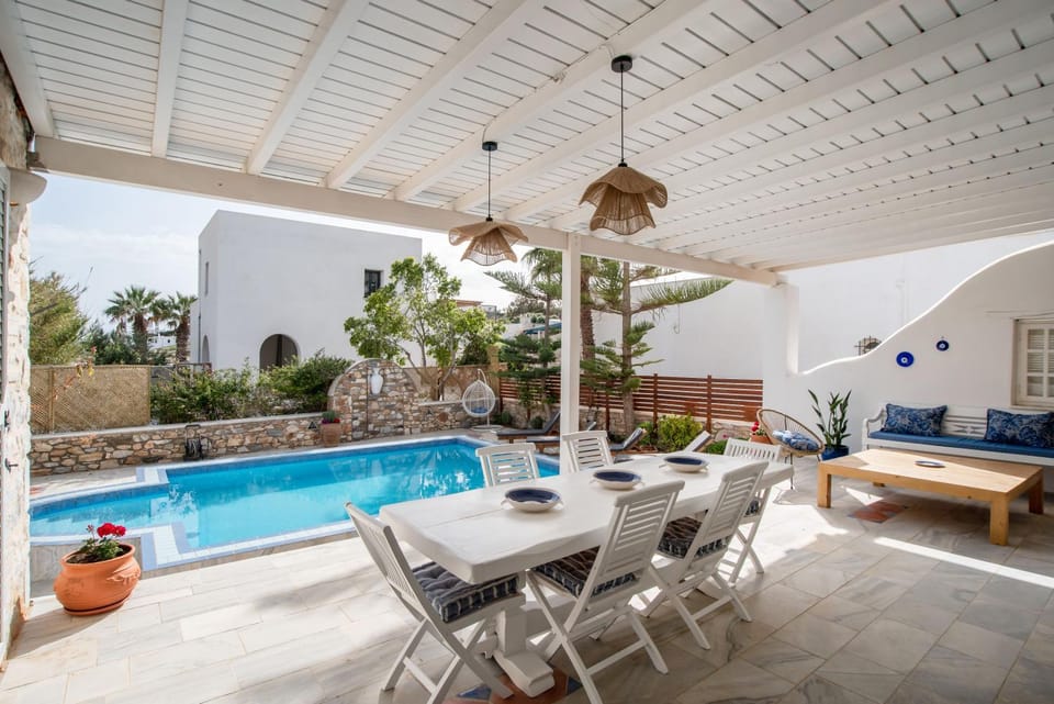 Patio, Day, Balcony/Terrace, Dining area, Pool view, Swimming pool, sunbed