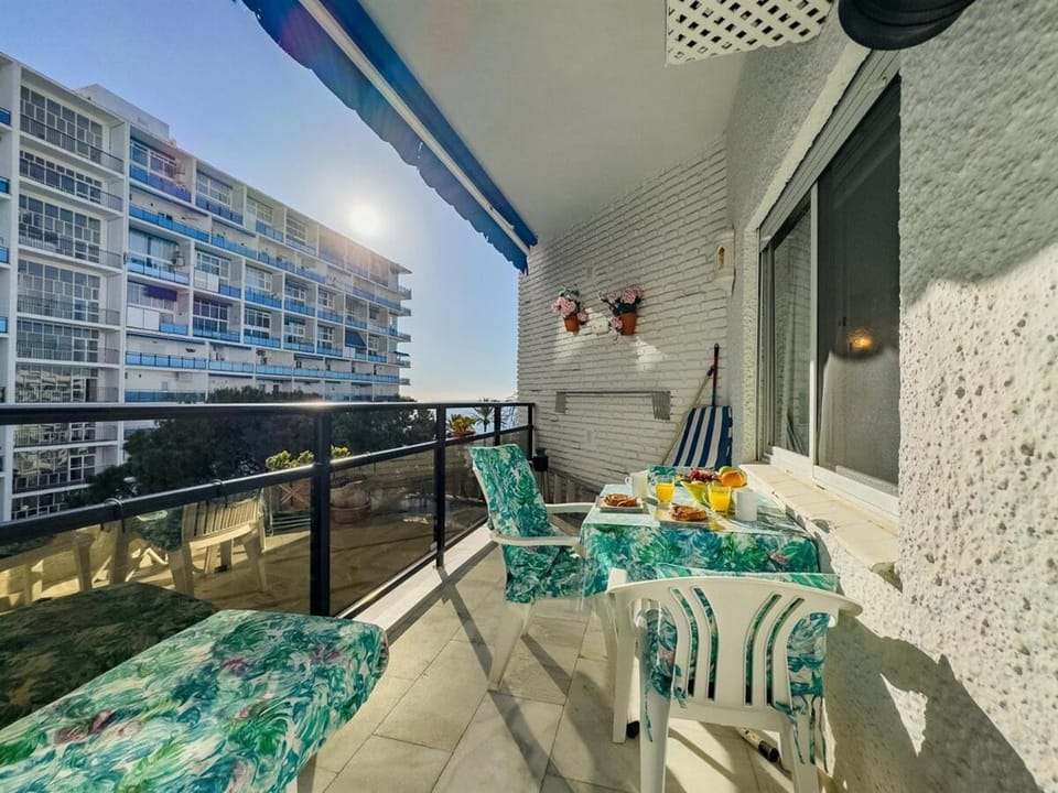 Balcony/Terrace, Food and drinks, Seating area, Dining area