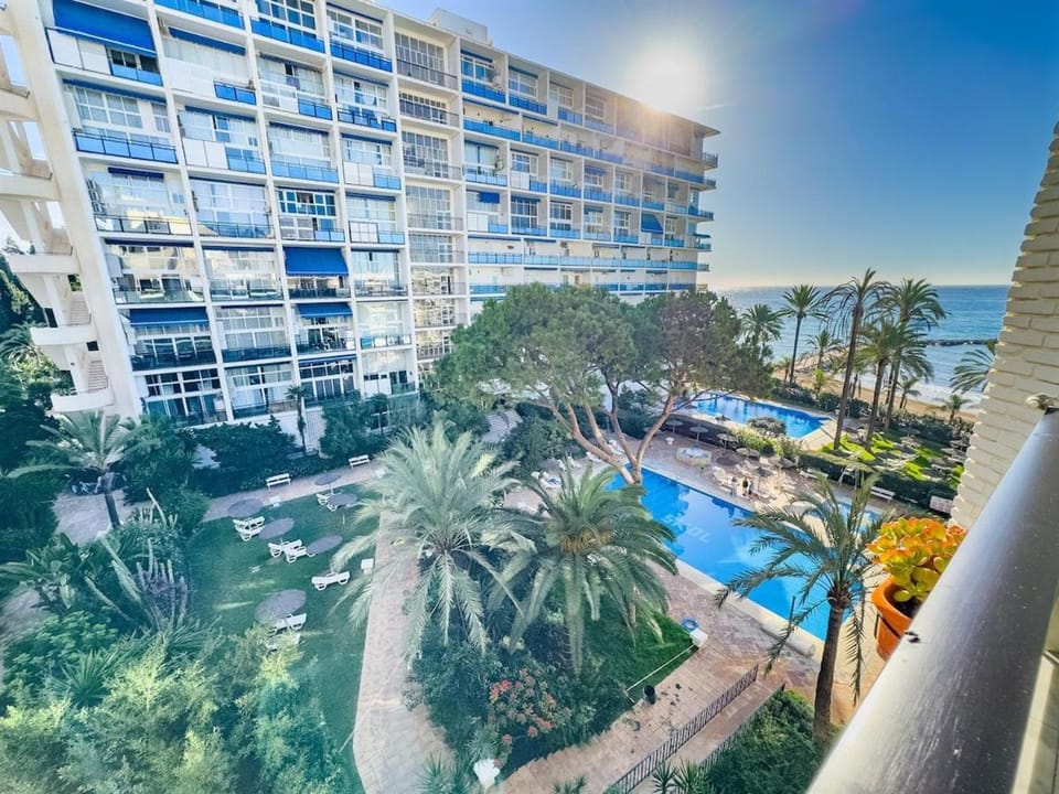 Property building, Garden, Pool view, Swimming pool