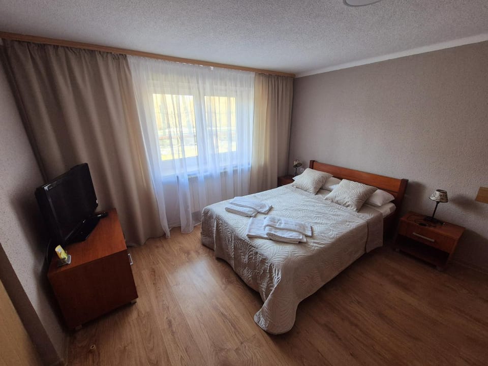 Coffee/tea facilities, Photo of the whole room, Parking, hair dryier, towels