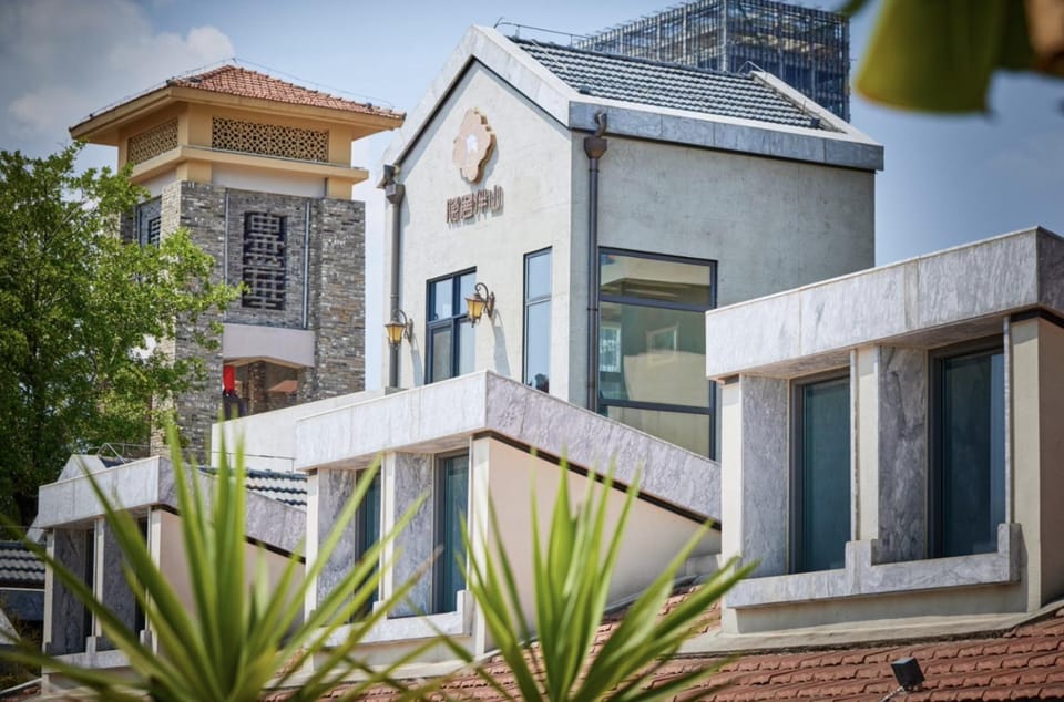 Property building, Day