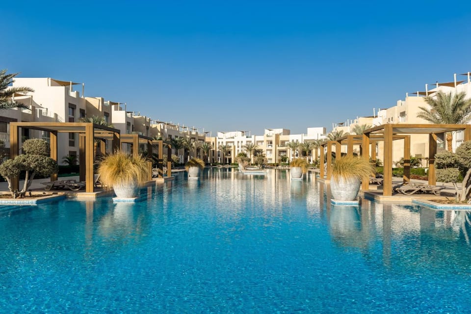 Remarkable & Rare 2BDR Mangroovy Free Pool & Beach Apartment in Hurghada