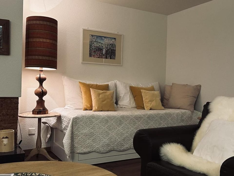 Central & View - Five-minute walk to town by Heiti Gstaad Apartment in Saanen