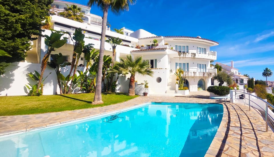 Villa R7- Luxury with Ocean Views Villa in Benalmadena