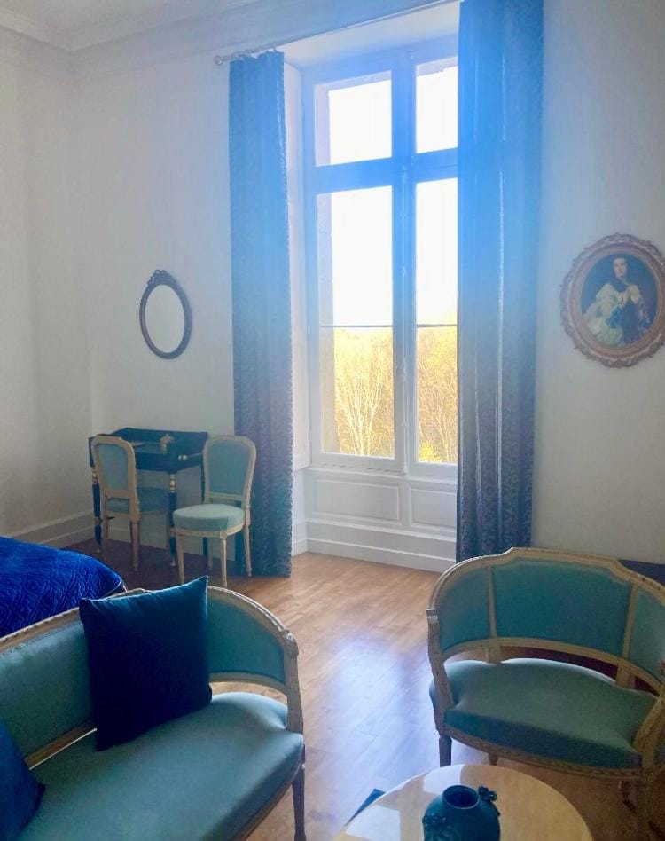 Seating area, Bedroom