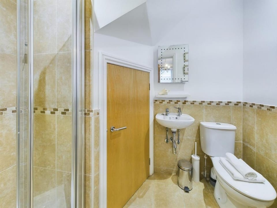 Cove Apartment - 3 Bed Sea View Apartment in Ilfracombe