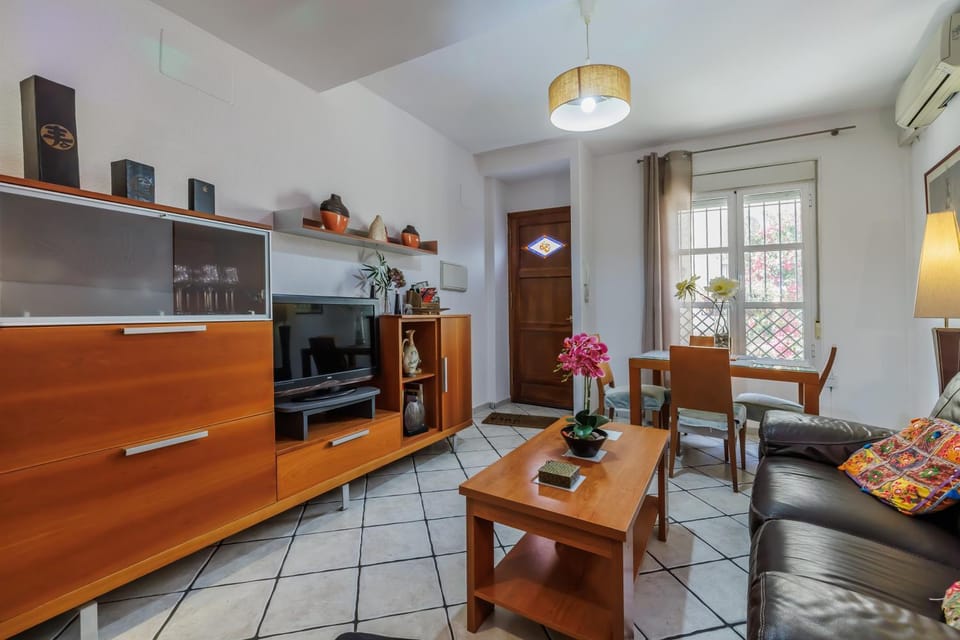 TV and multimedia, Living room, Seating area, Dining area, heating, air conditioner