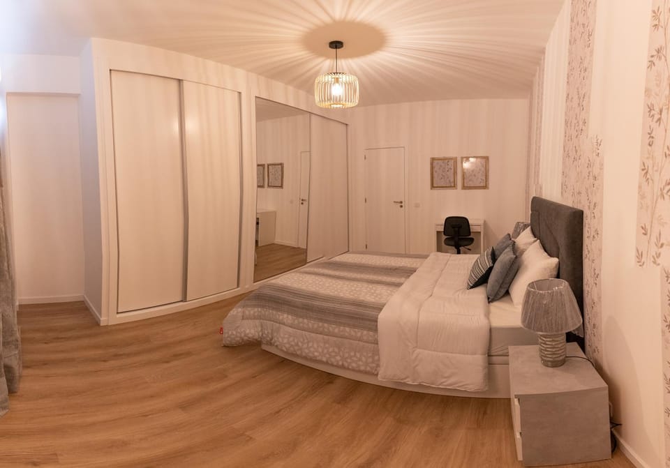 Bed, Photo of the whole room, Bedroom, wardrobe