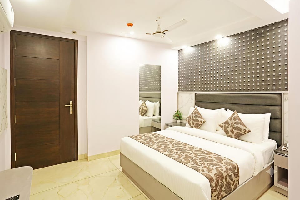 Bed, Photo of the whole room, Bedroom, wardrobe