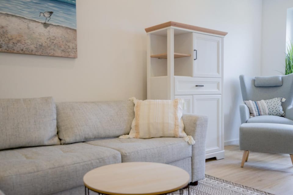 Sonnenterrasse - Helle & moderne Ferienwohnung am Meer Apartment in Nordstrand