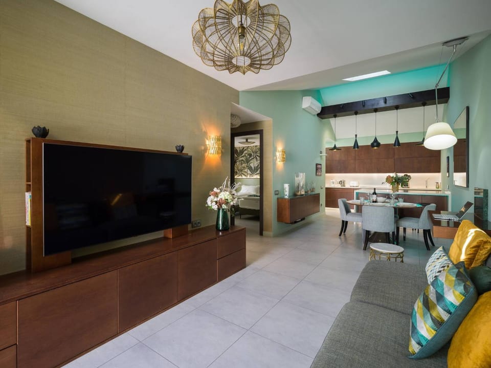 Communal lounge/ TV room, Living room
