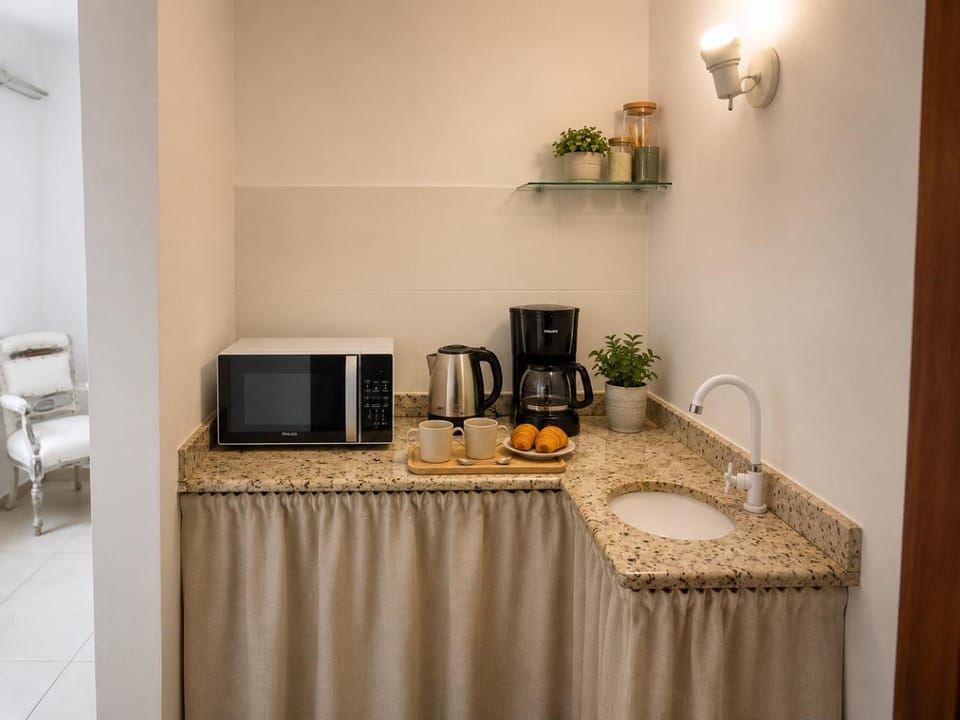 Property building, Coffee/tea facilities, Kitchen or kitchenette, toaster