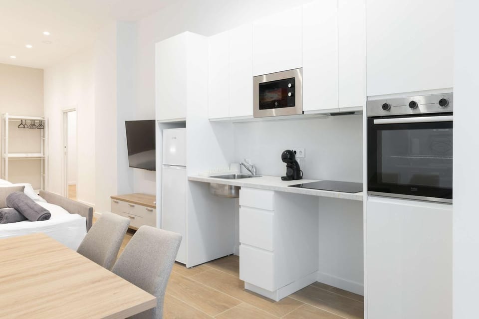TV and multimedia, Kitchen or kitchenette, oven, toaster