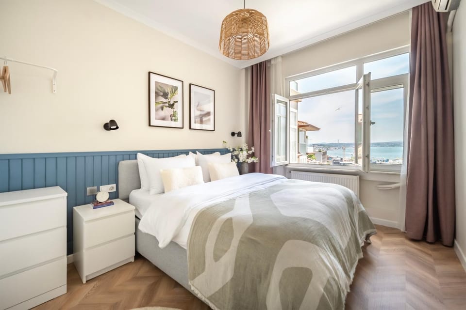Bed, Bedroom, Sea view, air conditioner