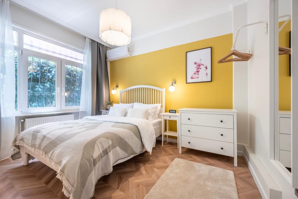 Bed, Bedroom, air conditioner