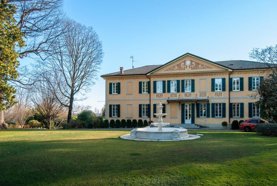 Property building, Day, Garden, Garden view