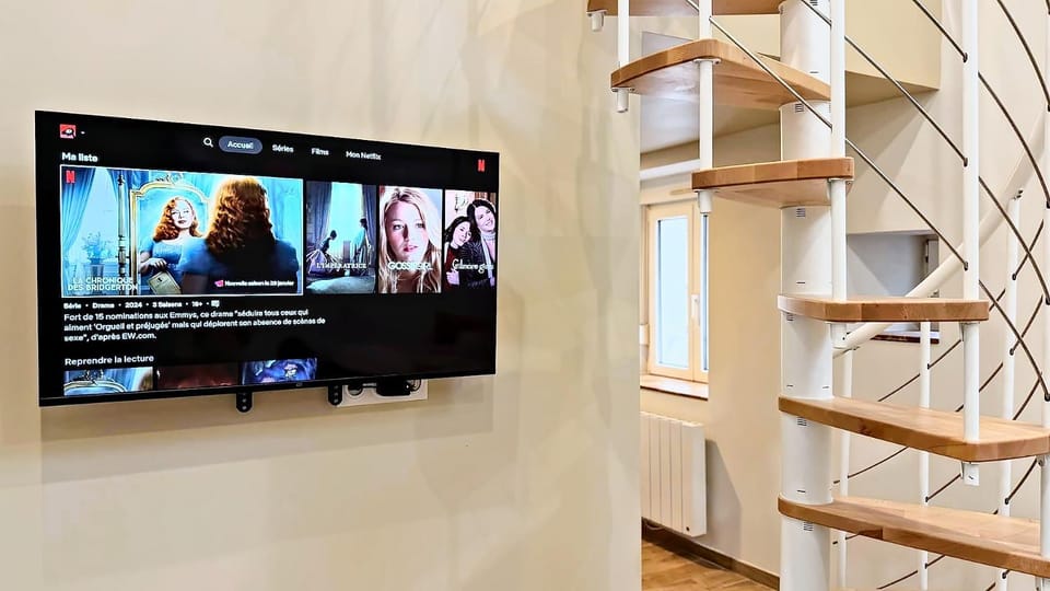TV and multimedia, Living room, Seating area