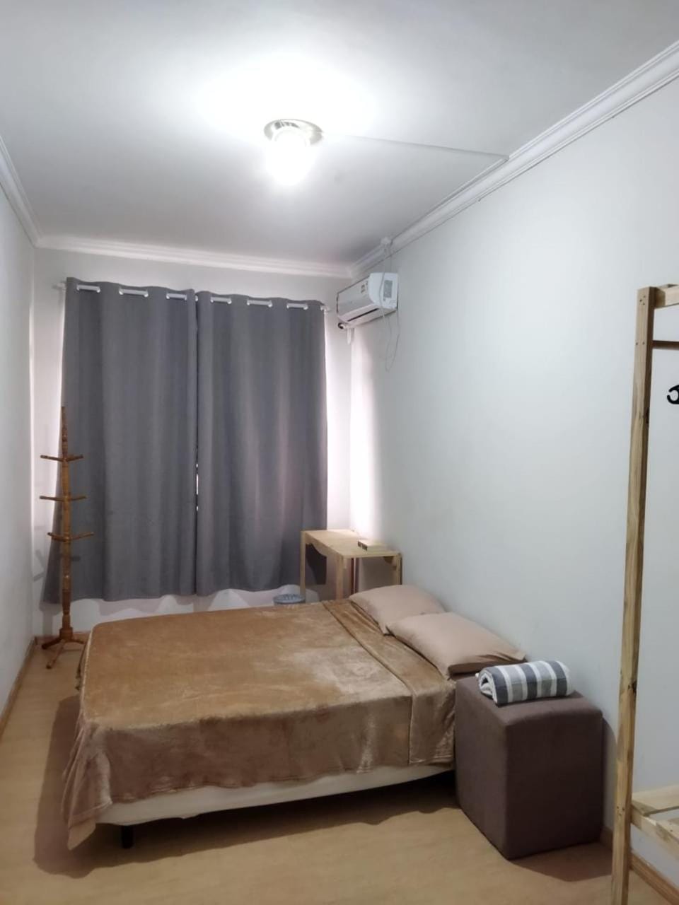 Bed, Photo of the whole room, Bedroom, air conditioner
