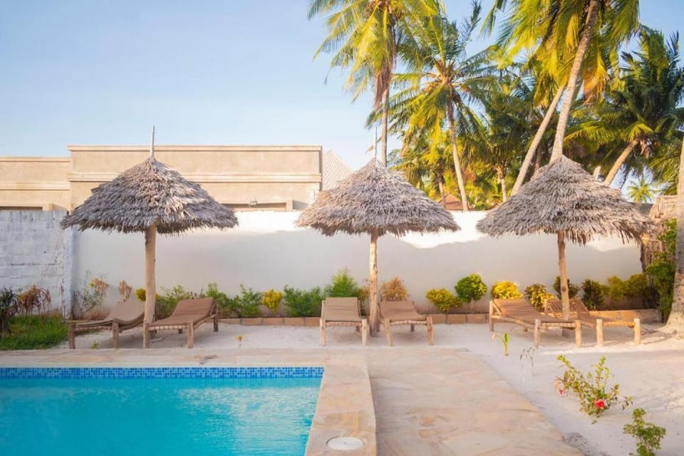 Day, Garden, Garden view, Pool view, Swimming pool, sunbed