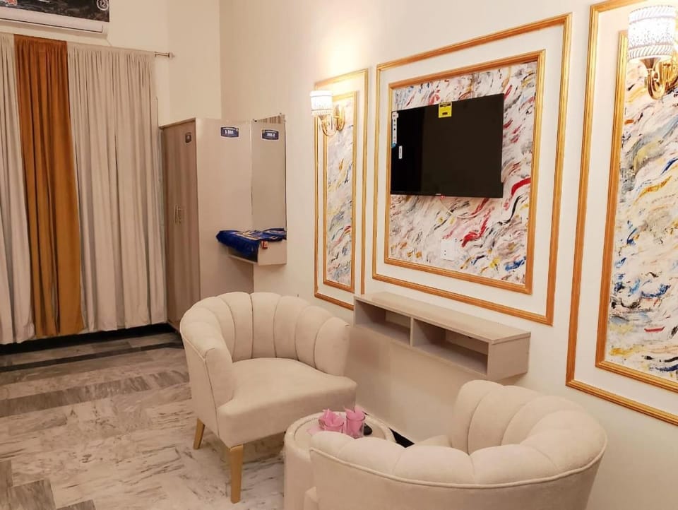 Uk Family Lodge Bed and Breakfast in Islamabad