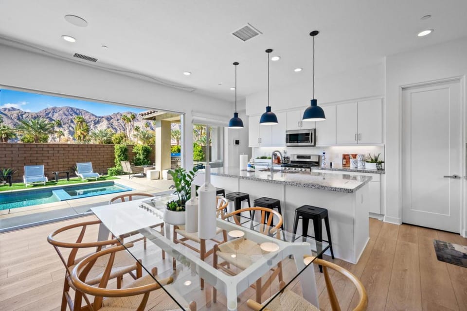 Modern PGA West Home Stadium Course All the amenities House in La Quinta