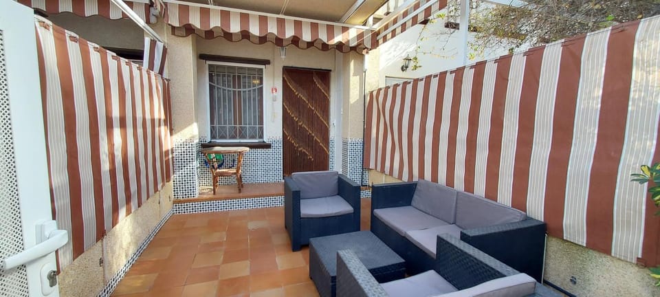Patio, Day, Balcony/Terrace