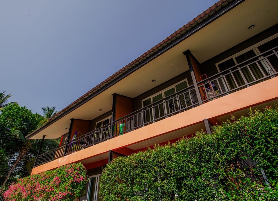 Property building, Day, Garden, Balcony/Terrace, Garden view