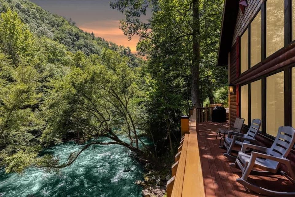 Hideaway at the River by Beyond Expectations House in Sevier County