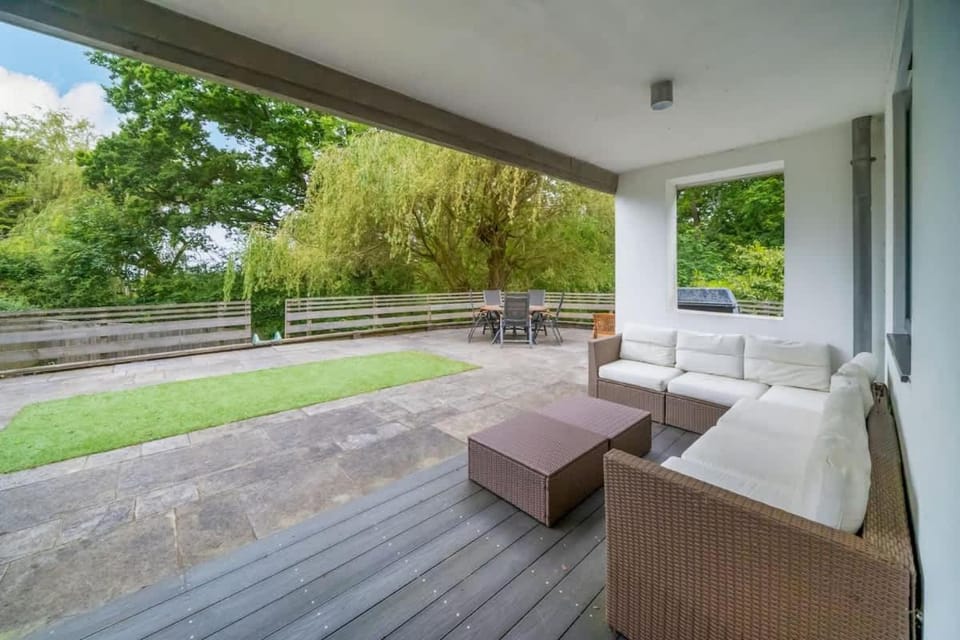 Sandpiper House House in New Forest District