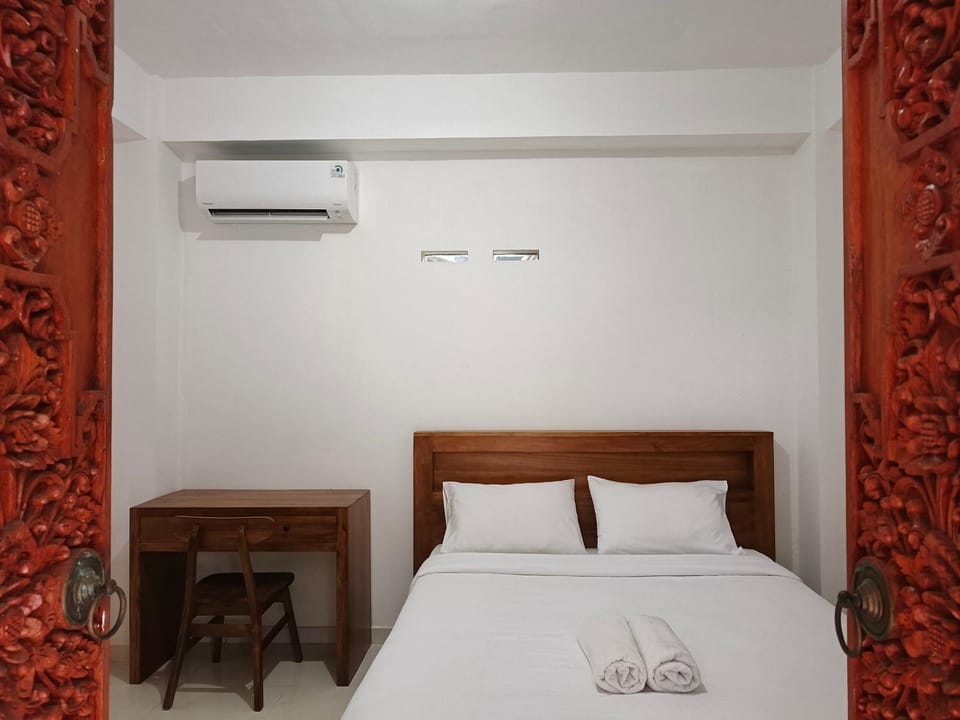 Bed, Photo of the whole room, Bedroom, air conditioner
