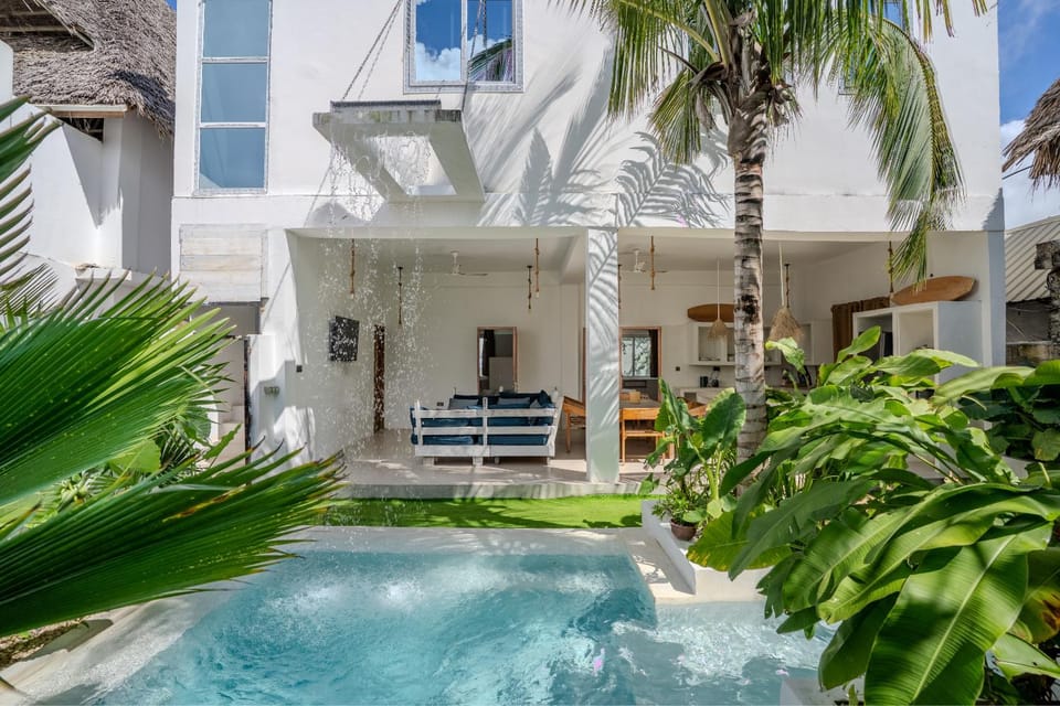 Private 4 bedroom Double-Storey Villa with Pool & Tropical Garden - Walk to Paje Beach, Shops & Restaurants Villa in Tanzania