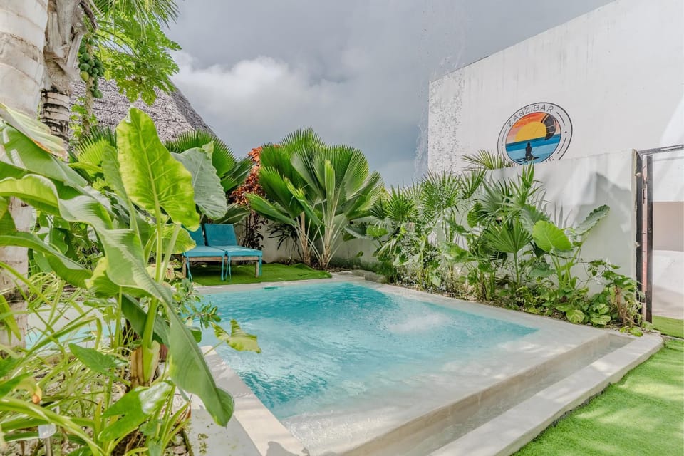 Private 4 bedroom Double-Storey Villa with Pool & Tropical Garden - Walk to Paje Beach, Shops & Restaurants Villa in Tanzania