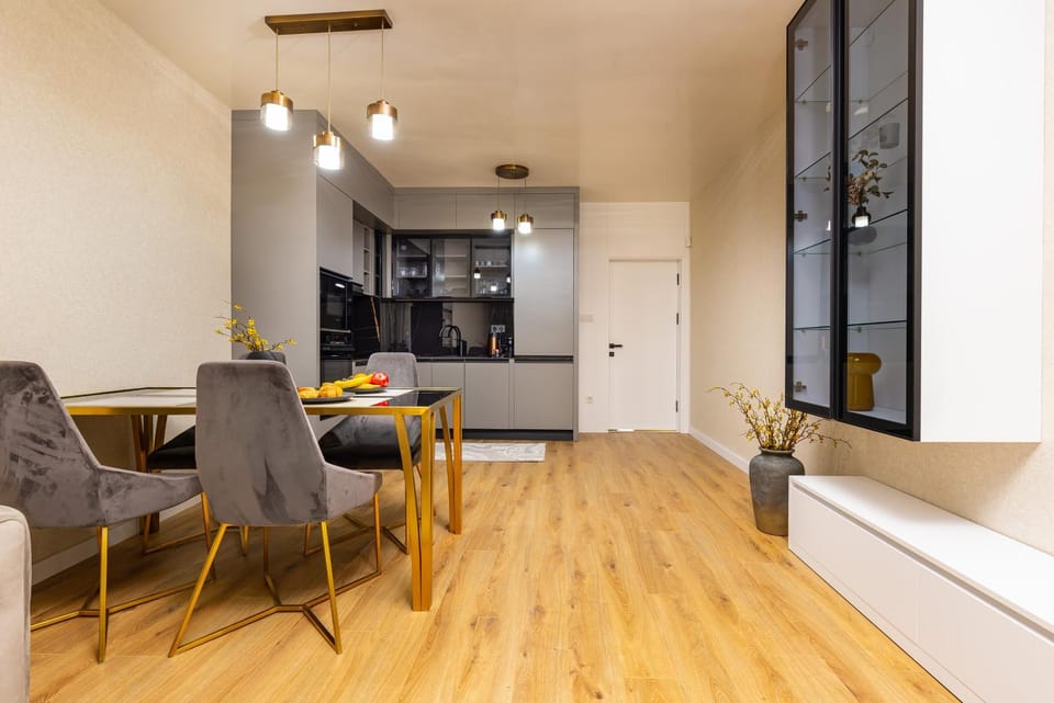Kitchen or kitchenette, Living room, Seating area, Dining area, oven, stove