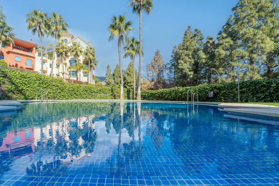 Golf View Apartment, 2 Bedrooms, 2 Bathrooms, Pools,Torrequebrada Apartment in Benalmadena