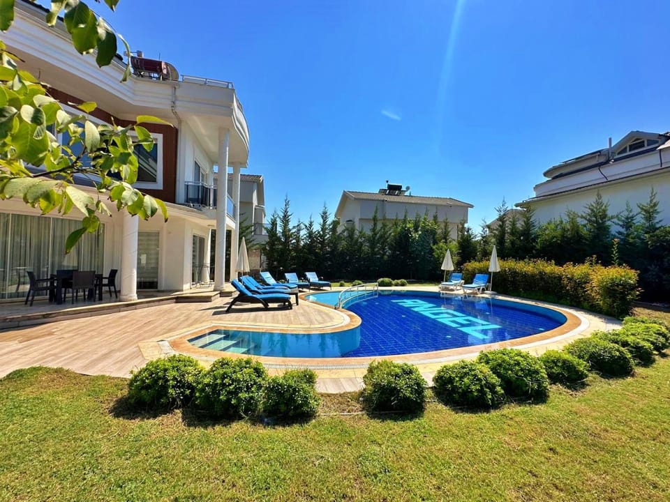 Garden, Swimming pool
