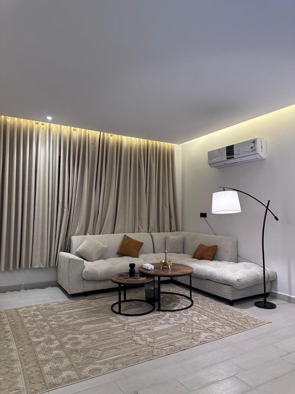 غرفه و صاله خلف البوليفارد Apartment in Riyadh