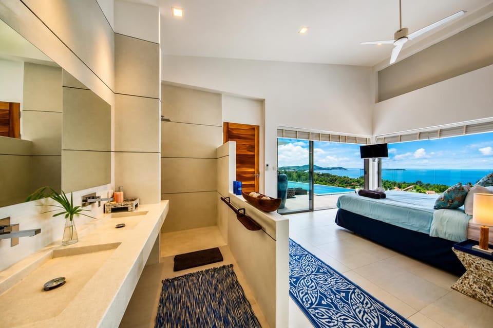 Bed, Bedroom, Sea view