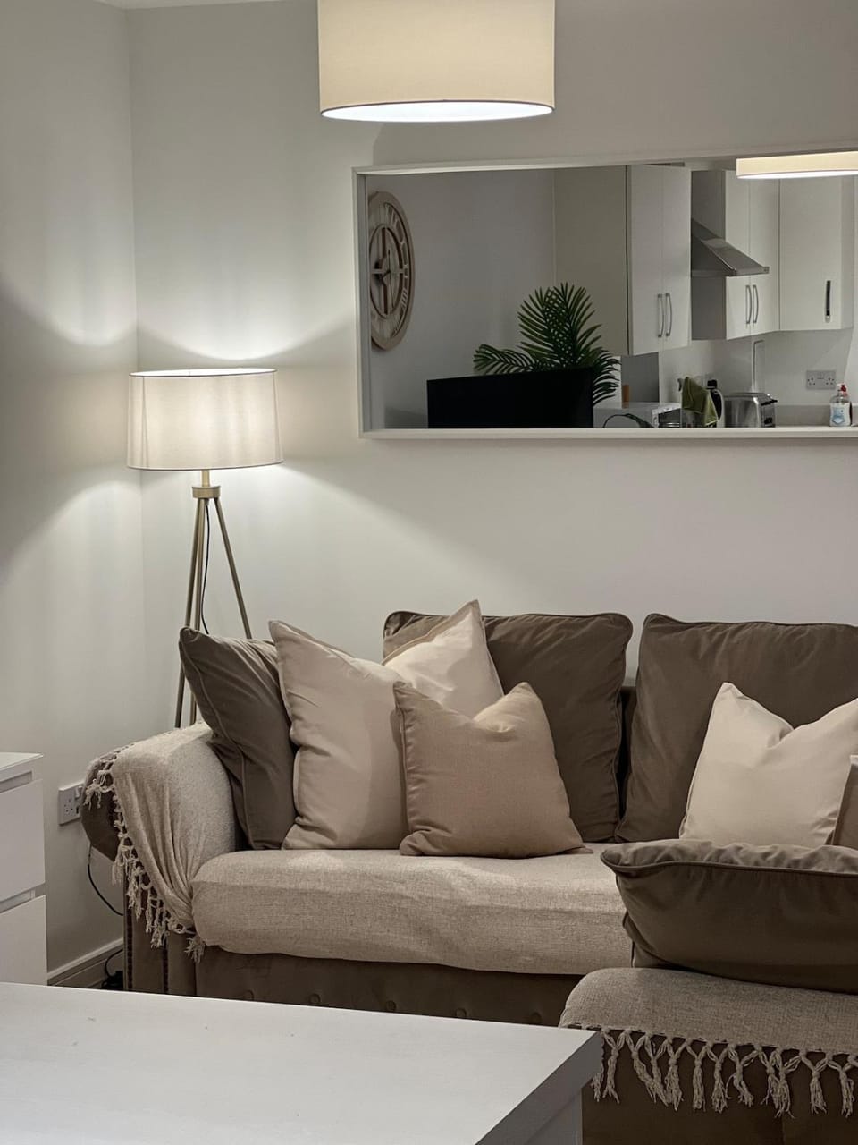 Spacious 2 Bed, 2 Bath Apartment by MCF Apartment in Horley