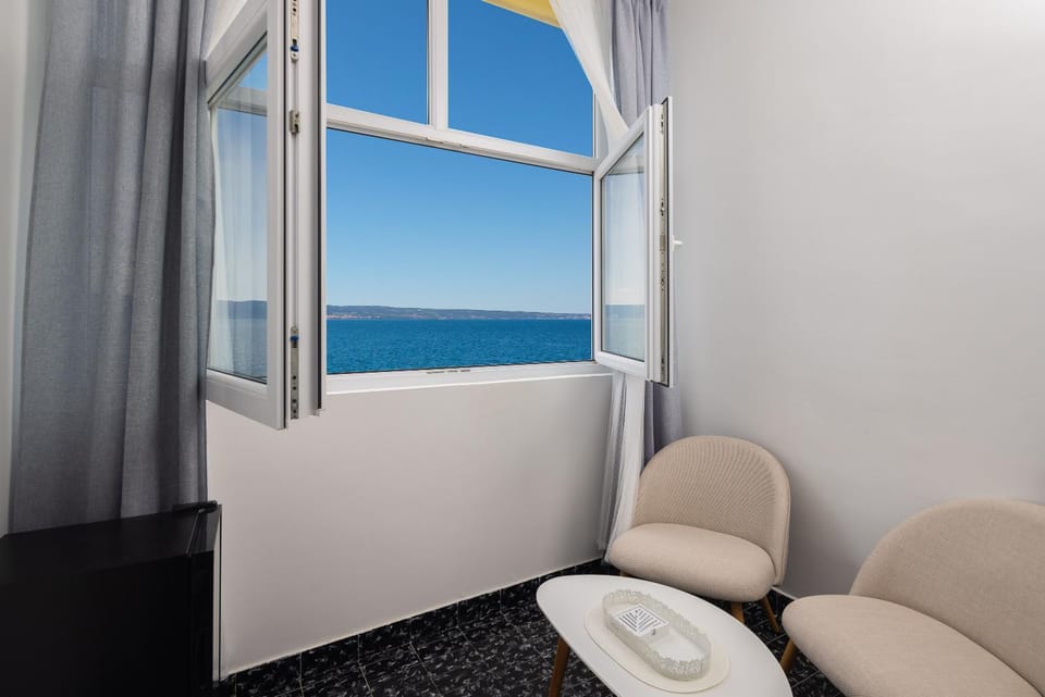 Seating area, Sea view