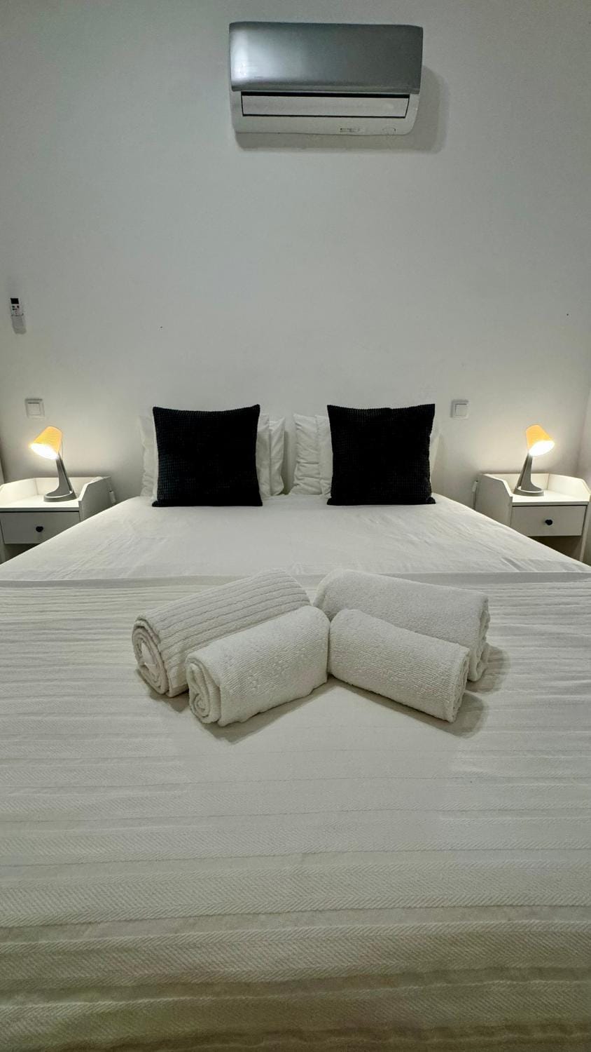 Bedroom, air conditioner